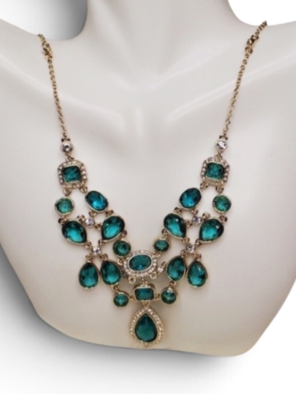 CAROLEE Gemstone Crystal Statement Necklace Gold - Picture 8 of 11